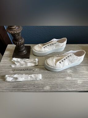 Stilo Lace Bridal Glitter Platform Slip-On Sneakers in White